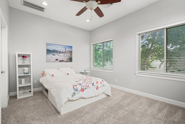 Building Photo - 1112 Andrews St