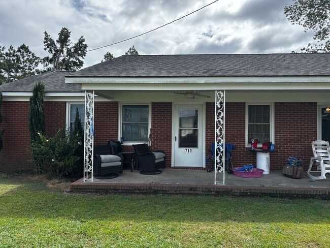 Primary Photo - 711 Whitehurst Rd