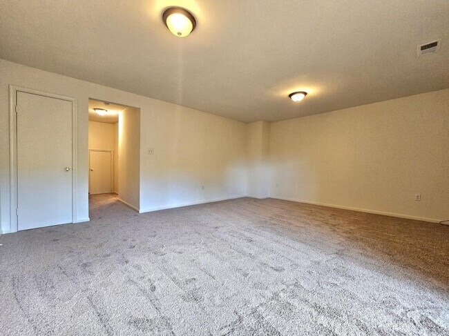 Building Photo - 4802 Treasure Ct