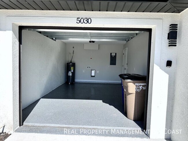 Building Photo - 5030/5032 Bristo St-5030