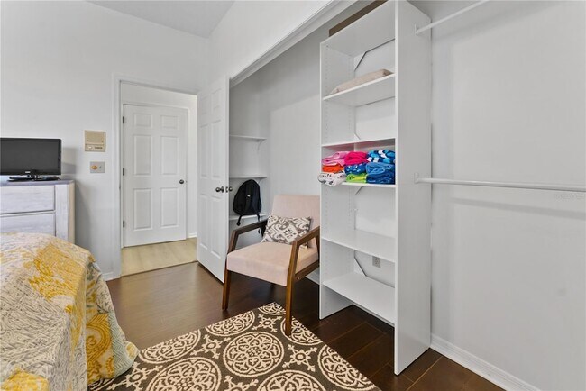 Building Photo - 1714 Starling Dr
