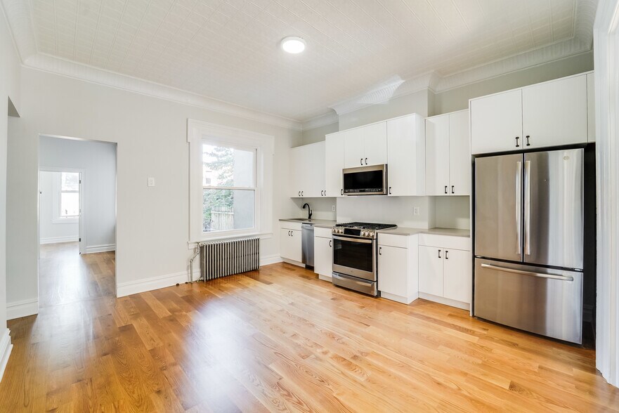 Building Photo - 266 3rd St