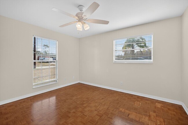 Building Photo - Home For Rent In Orange Park