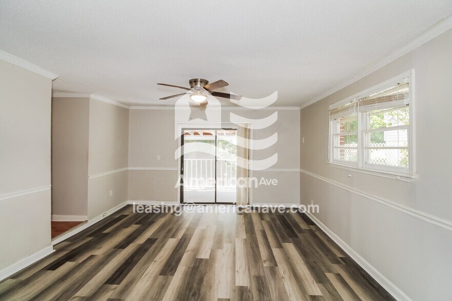 Building Photo - 2234 Margurette St