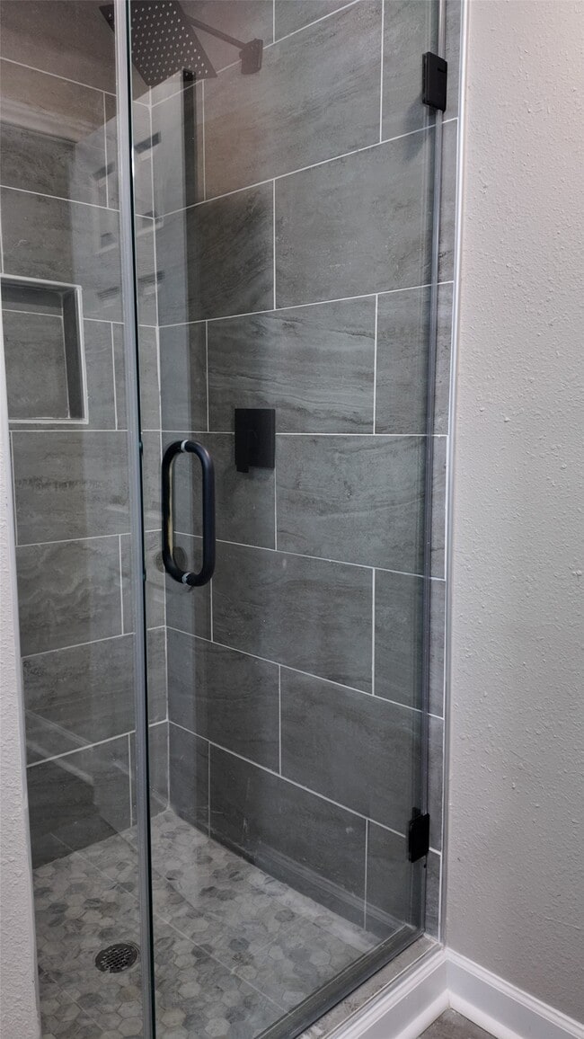 Building Photo - 917 Temple Dr