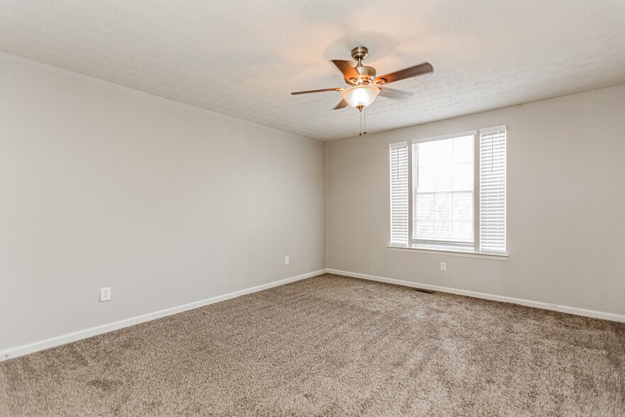 Building Photo - 1902 Shadbark Ct