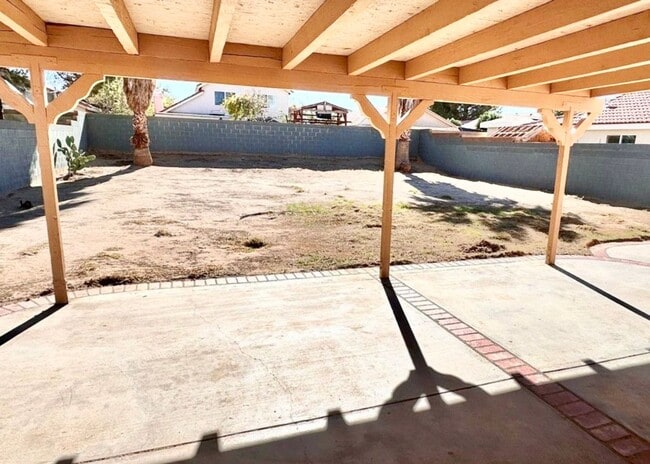 Building Photo - Beautiful cul-de-sac Home