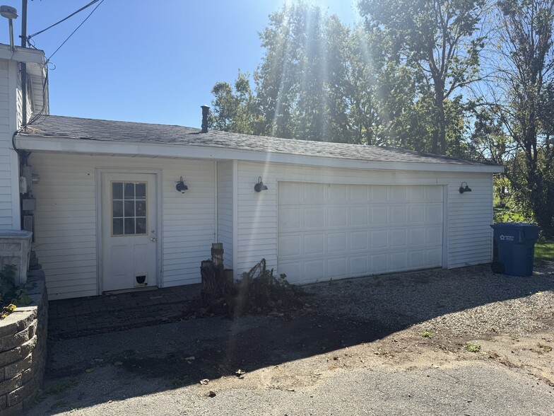 Building Photo - 110 Dotson Dr