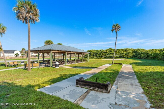 Building Photo - 1125 Jimmy Buffett Mem Hwy