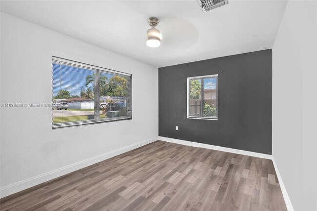 Building Photo - 14600 NW 11th Ct