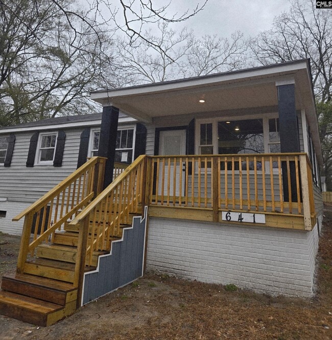 Building Photo - 641 Brooks Ave