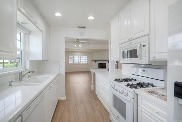 Building Photo - 2511 Meadow Lark Dr