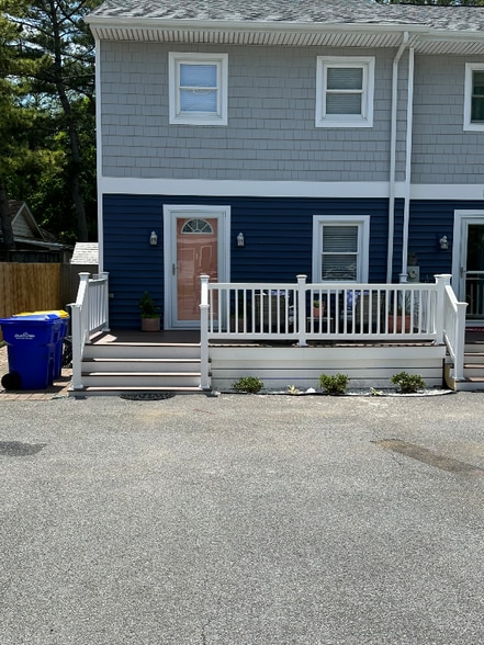 Building Photo - 20902 South Ave