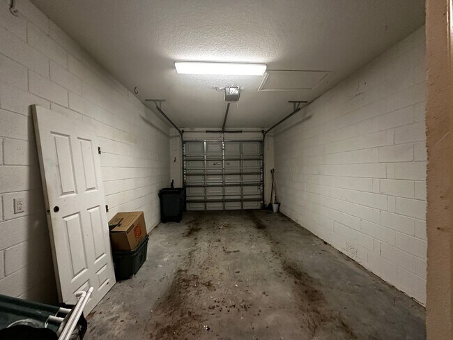 Building Photo - RIVER RUN COACH HOMES CONDO - 3BR/2BA - NE...