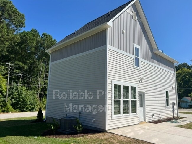 Building Photo - 341 W Barnes St