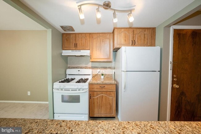 Building Photo - 103 Drummers Ln