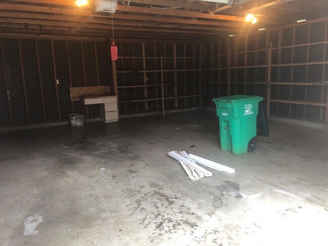 Building Photo - Lisa Johnson Duplex (LJ)