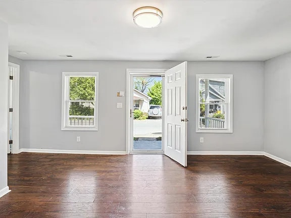 Building Photo - 330 Richmond Ave