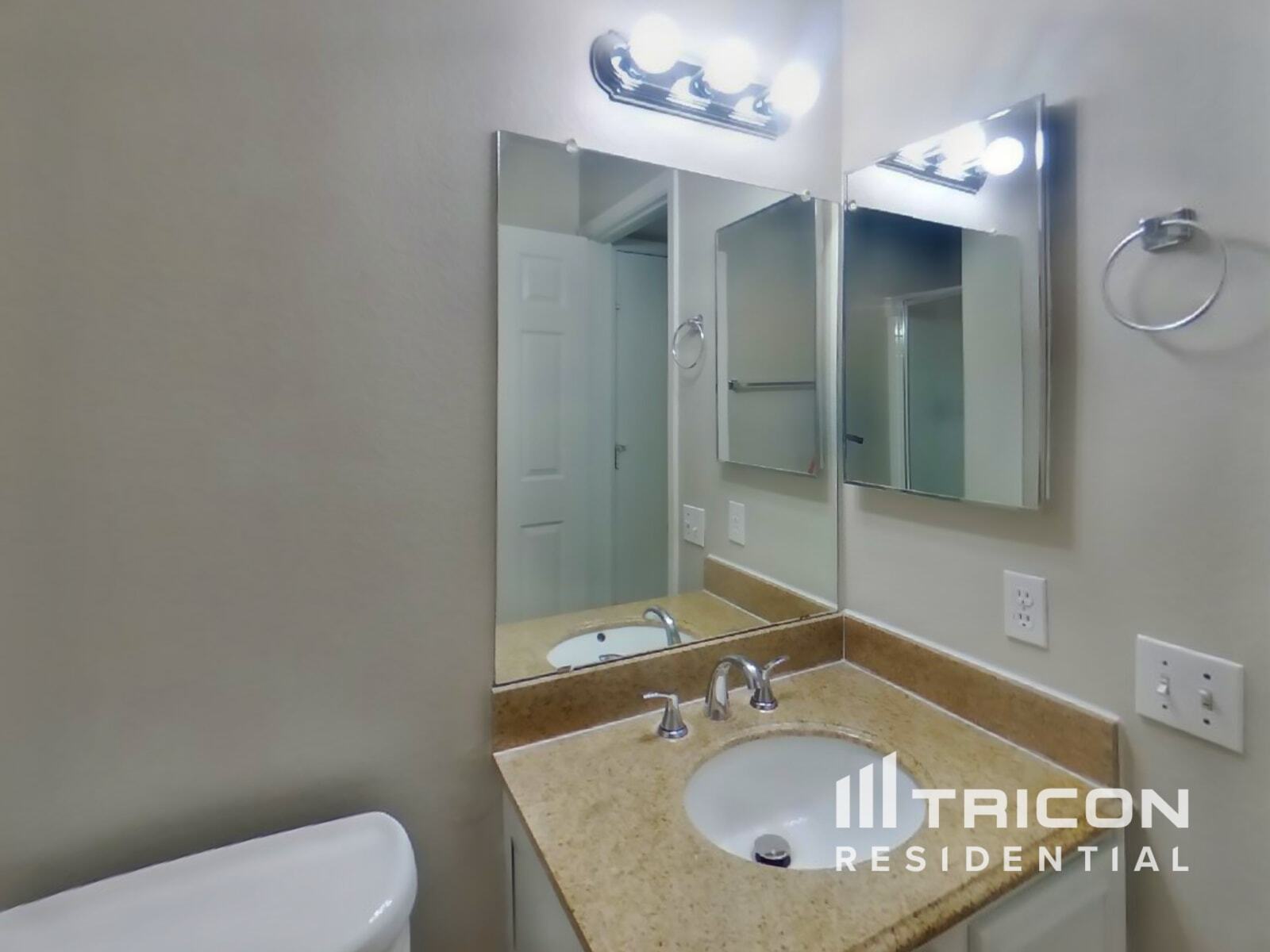 Building Photo - 6642 E Northridge St