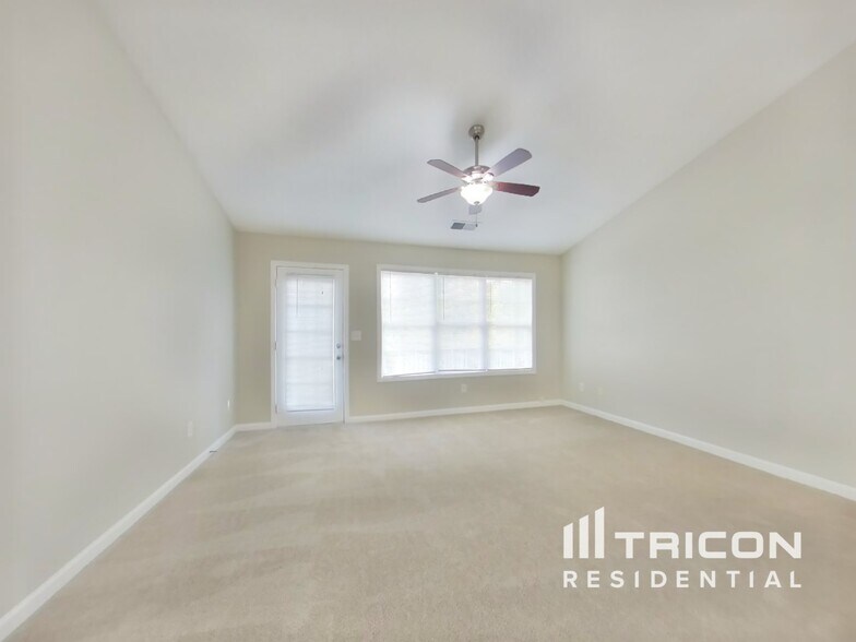 Building Photo - 172 Greystone Cir