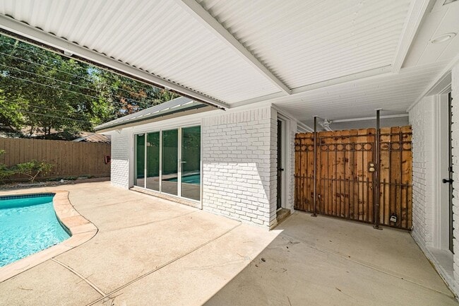 Building Photo - 10115 Moorberry Ln