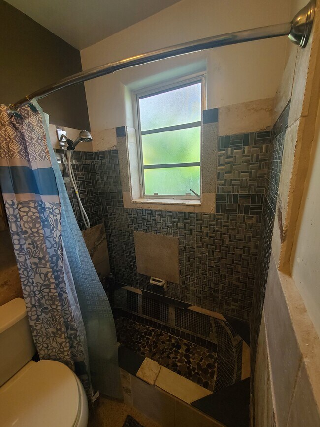 Building Photo - 1703 John Anderson Dr