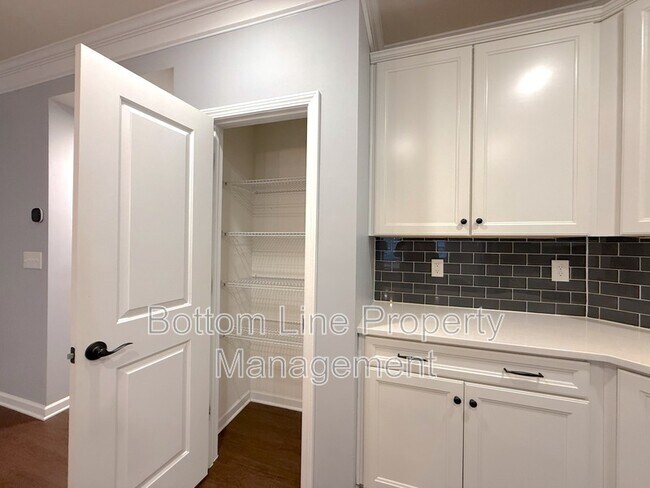 Building Photo - 13450 Savannah Point Dr