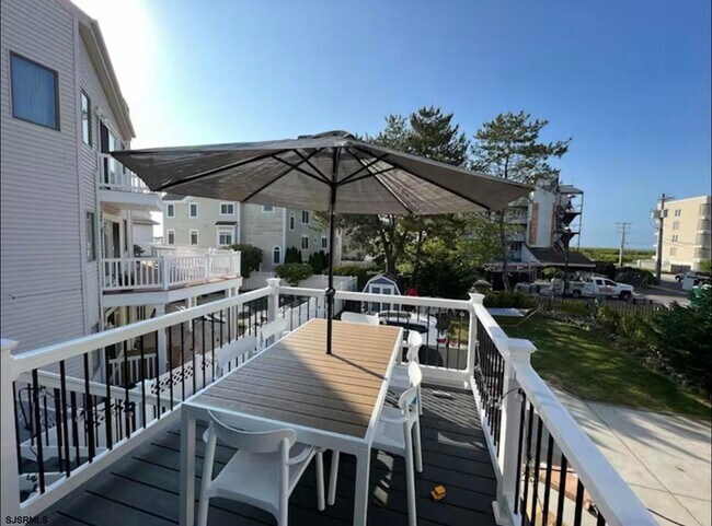 Building Photo - 512 W Brigantine Ave