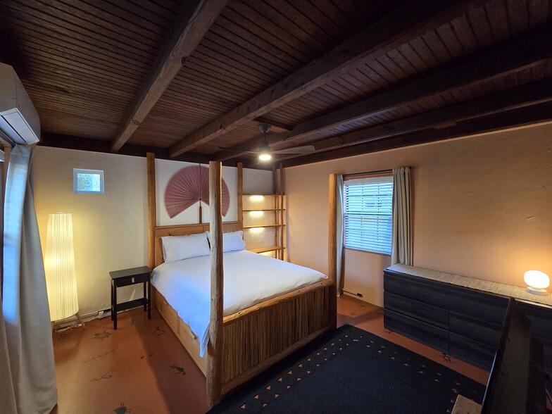 Building Photo - 619 N Jerrie Ave