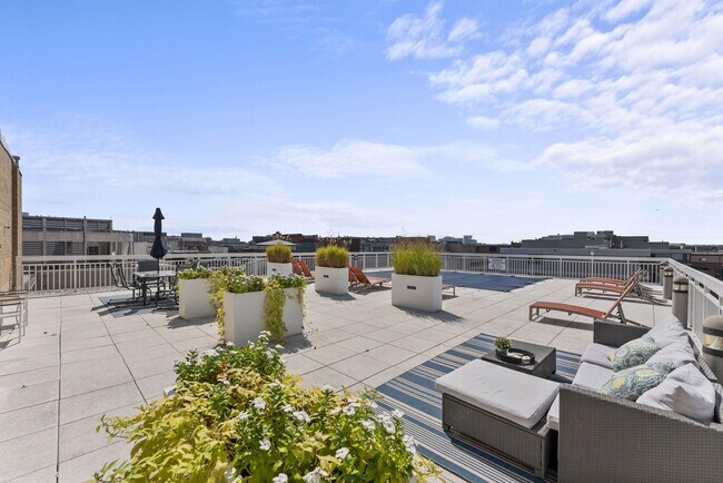 Building Photo - 1260 21st St NW