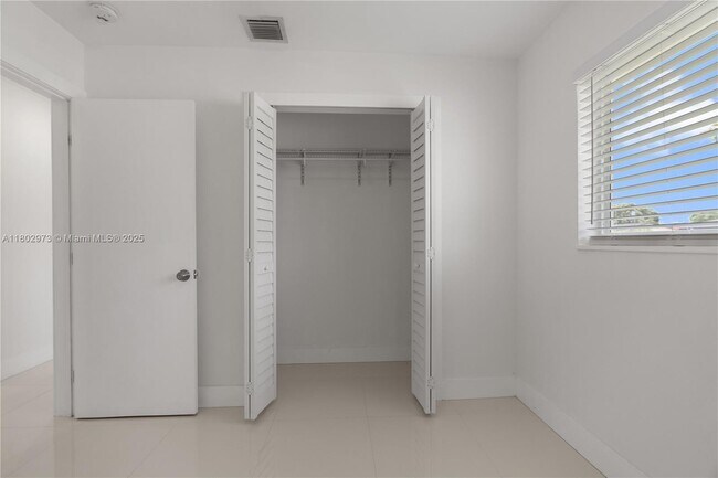 Building Photo - 10501 SW 53rd St