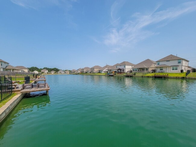 Building Photo - THIS THREE BED, FOUR BATH, CANAL FRONT HOM...