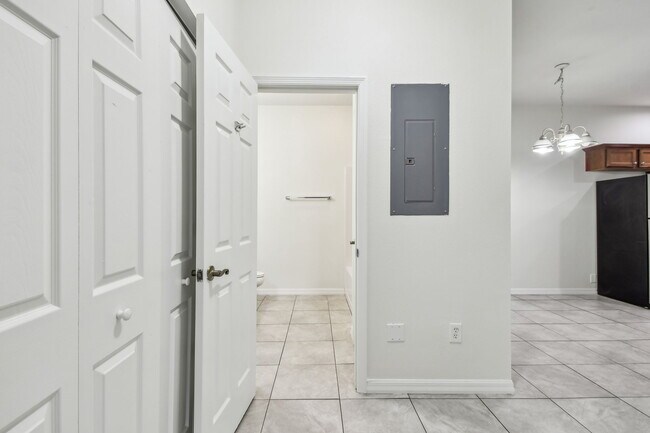 Building Photo - 2632 River Preserve Ct