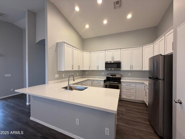 Building Photo - 18123 N Madison Rd