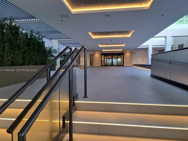 Building Photo - 2301 Collins Ave