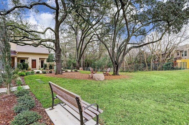 Building Photo - 12625 Memorial Dr
