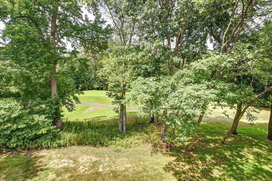 Building Photo - 594 Saint Andrews Pl