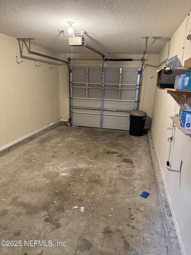Building Photo - 1500 Calming Water Dr