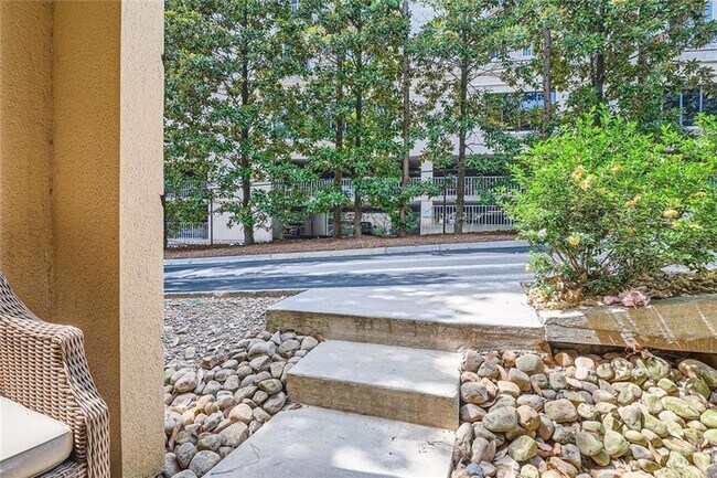 Building Photo - 3777 Peachtree Rd NE