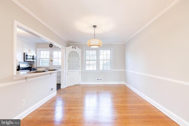 Building Photo - 130 Dumbarton Rd