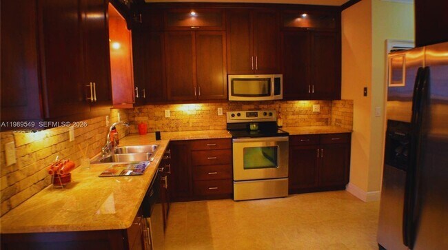 Building Photo - 7048 SW 83rd Ct