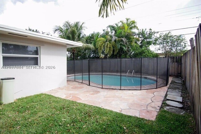 Building Photo - 781 SW 64th Terrace