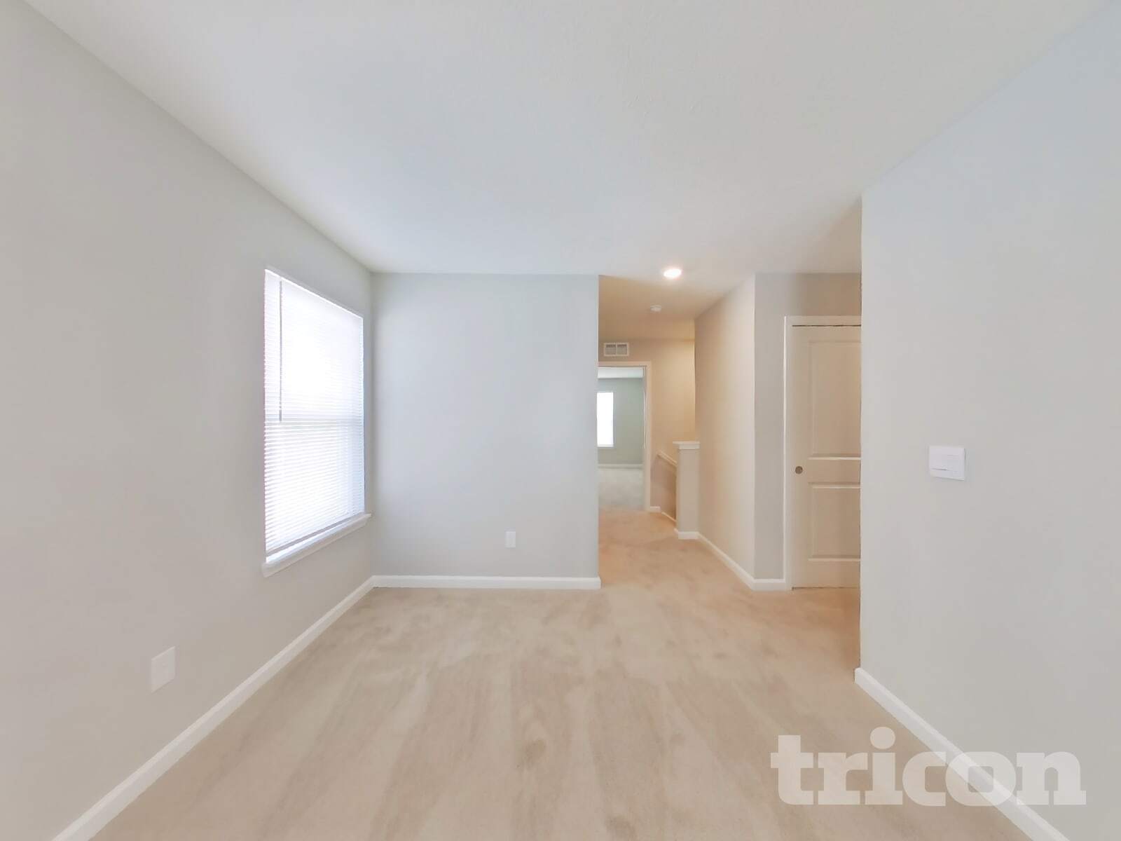 Building Photo - 9137 Hemingway Dr