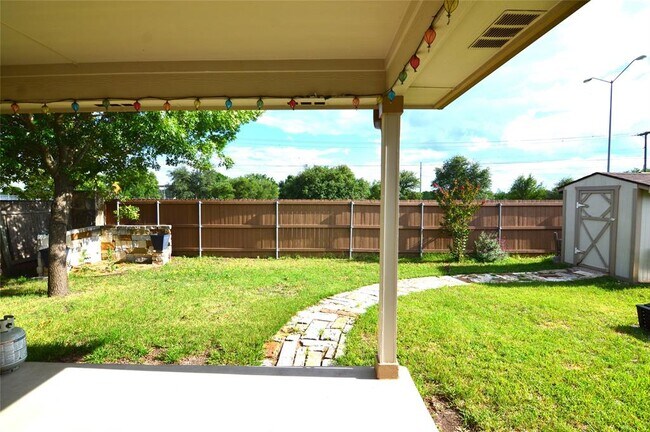 Building Photo - 2140 Pearson Way