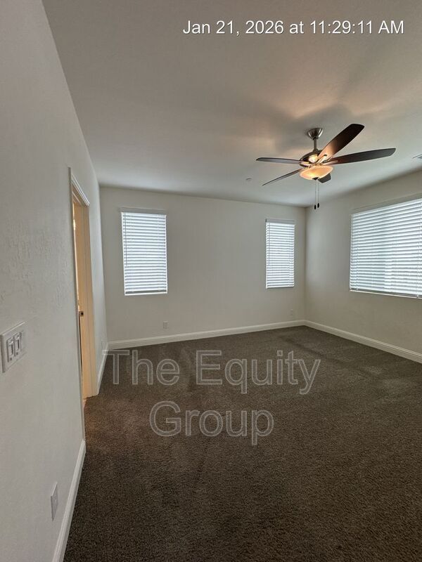 Building Photo - 1829 W Prescott Ave