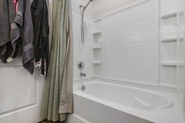 Building Photo - 107 Nobles Dr NE