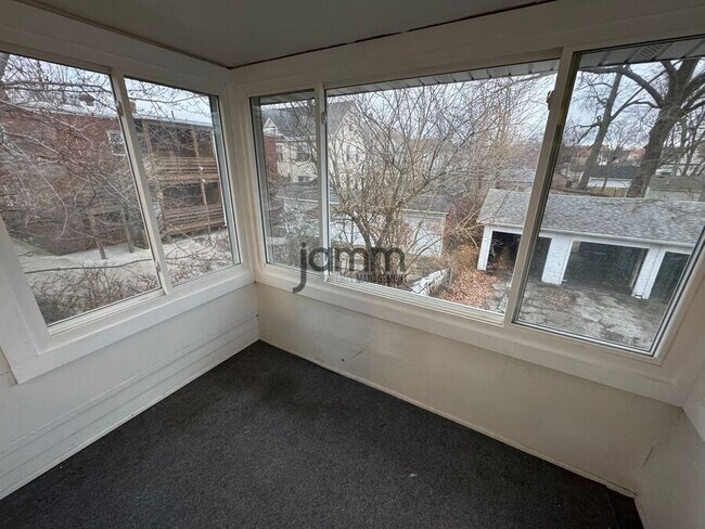 Building Photo - 12611 Franklin Blvd