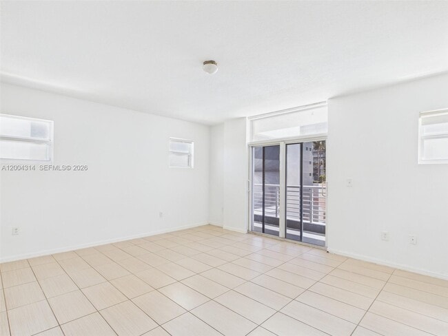 Building Photo - 425 NE 30th St