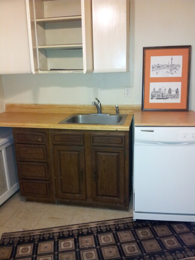 Kitchen - 1413 Darby Rd