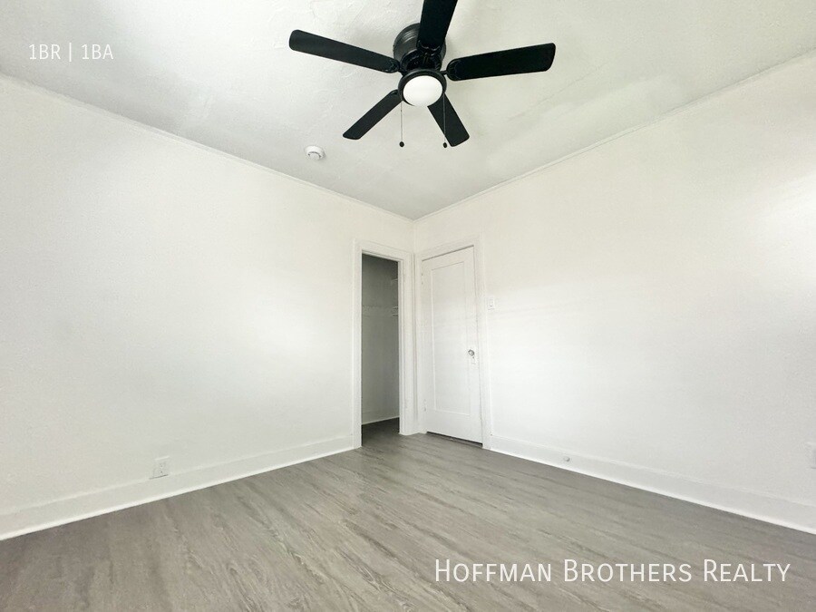 Building Photo - 3960 Redwood Ave